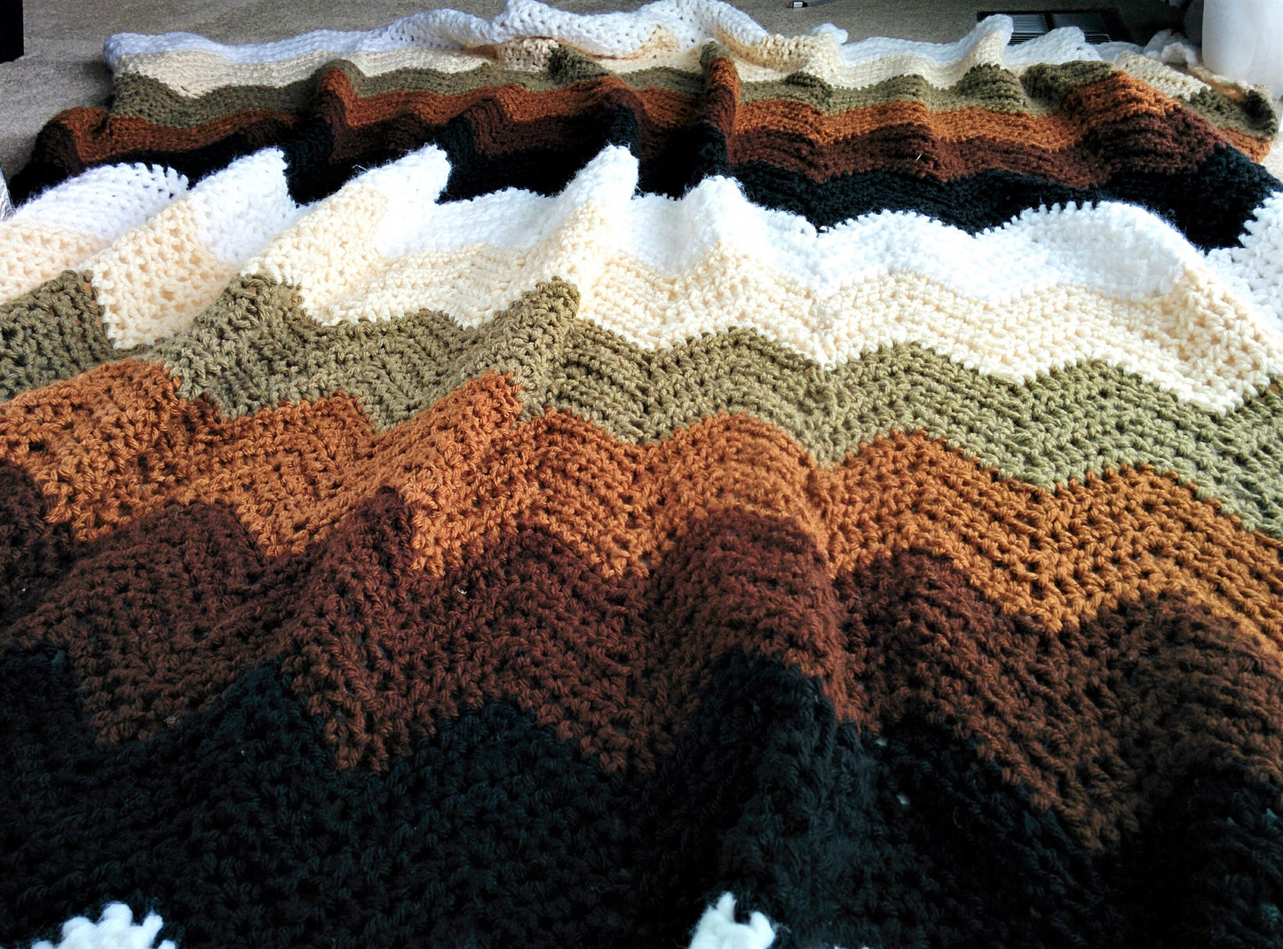 Mocha Ripple Crochet Throw - Crochet Pattern